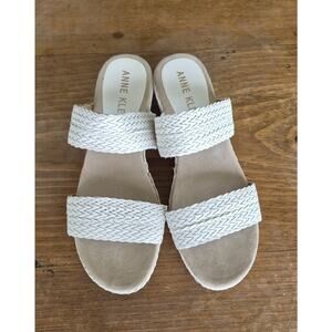 Ann Klein Womens Zala Slide Sandle Sz 9M White Heel 2.5”